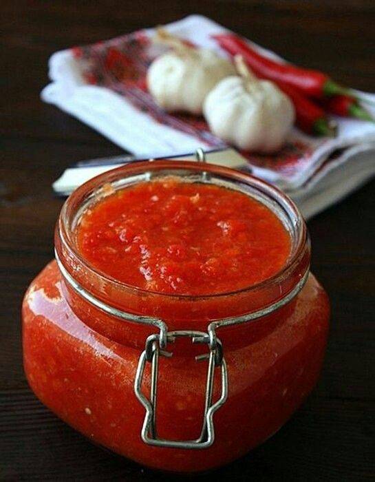 Как приготовить аджику из помидор на зиму: рецепты пальчики оближешь