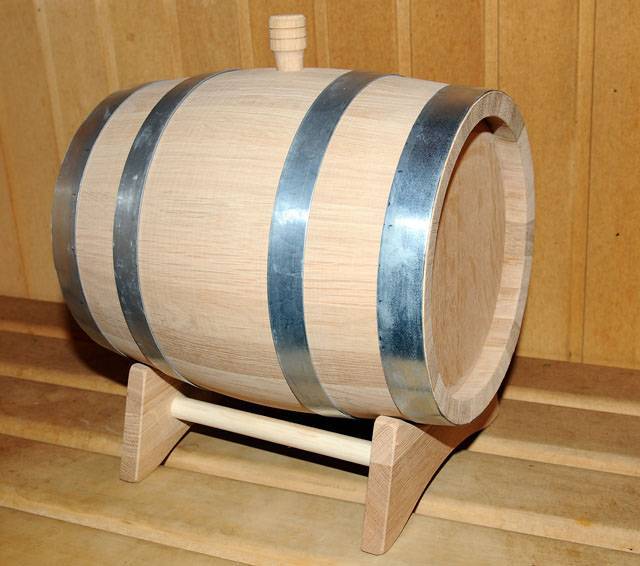 Правила хранения вина в дубовой бочке в домашних условиях, особенности выдержки