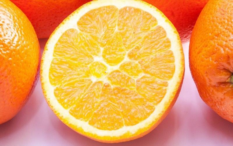 Вкусные и сочные апельсины: поговорим об их пользе и вреде для здоровья