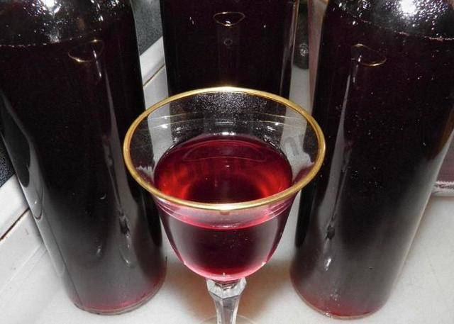 Вино из крыжовника - 10 простых рецептов в домашних условиях