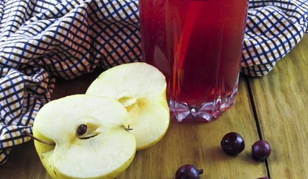 Простой рецепт компота из яблок и смородины на зиму