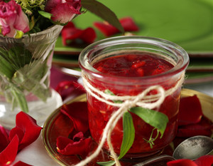 Варенье из лепестков роз — 5 рецептов в домашних условиях