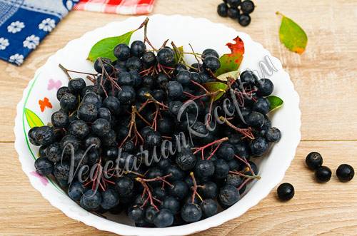 Варенье из черноплодной рябины на зиму: простой рецепт приготовления с фото и видео