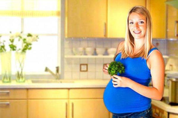 Вся правда о применении петрушки при беременности