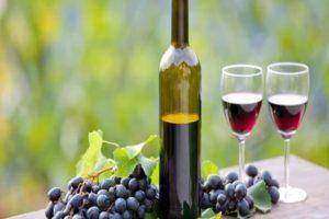 Топ 7 простых рецептов приготовления вина из варенья в домашних условиях