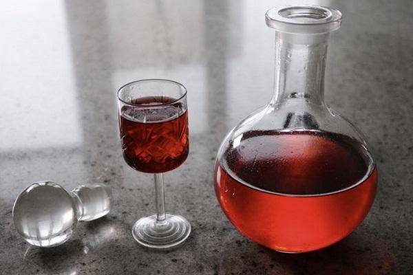Вино из боярышника: как сделать в домашних условиях, 6 простых рецептов