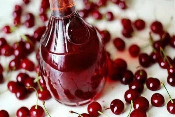 Забродил вишневый компот — как сделать вино