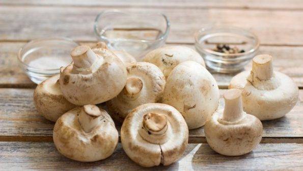 Как засолить шампиньоны дома: рецепты соленых грибов для праздничного стола