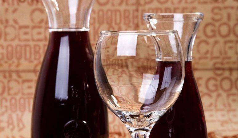 6 простых рецептов, как сделать вино из шелковицы в домашних условиях