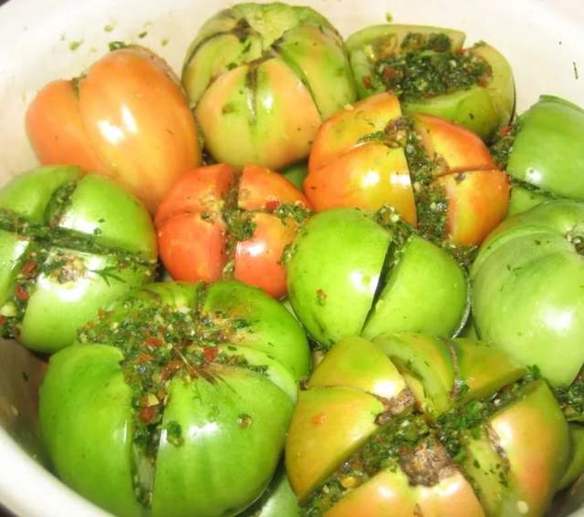 Описание сорта томата Брат 2 f1, выращивание и урожайность