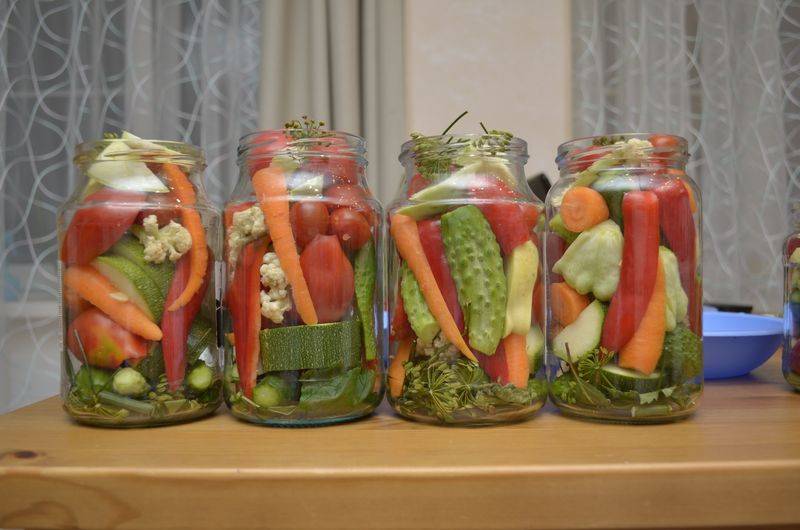 Маринованное ассорти из овощей на зиму
