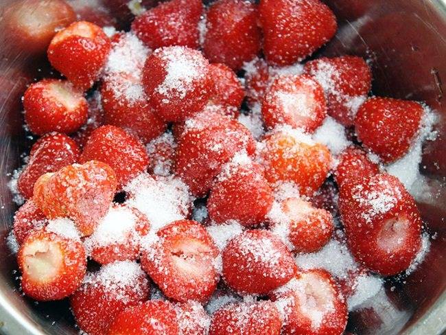 Удовольствие круглый год: как заморозить клубнику с сахаром
