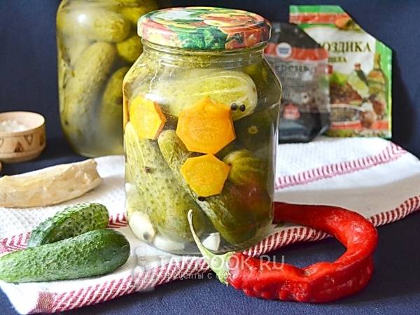 Маринованные огурцы на зиму — 7 рецептов хрустящих огурчиков в банке