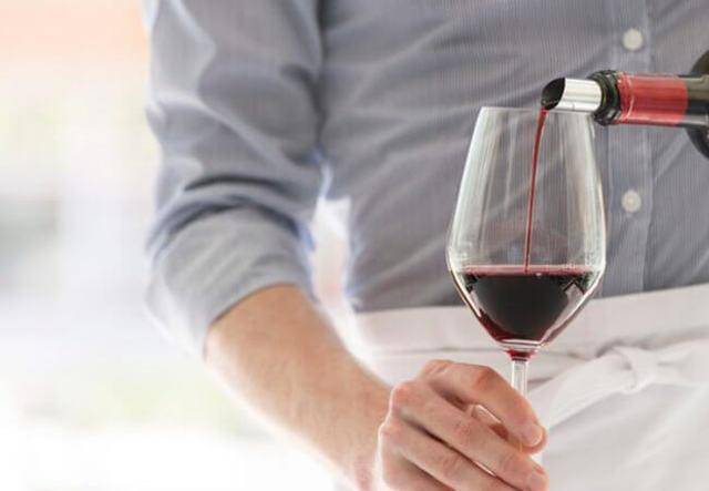 4 простых рецепта приготовления вина из жимолости в домашних условиях