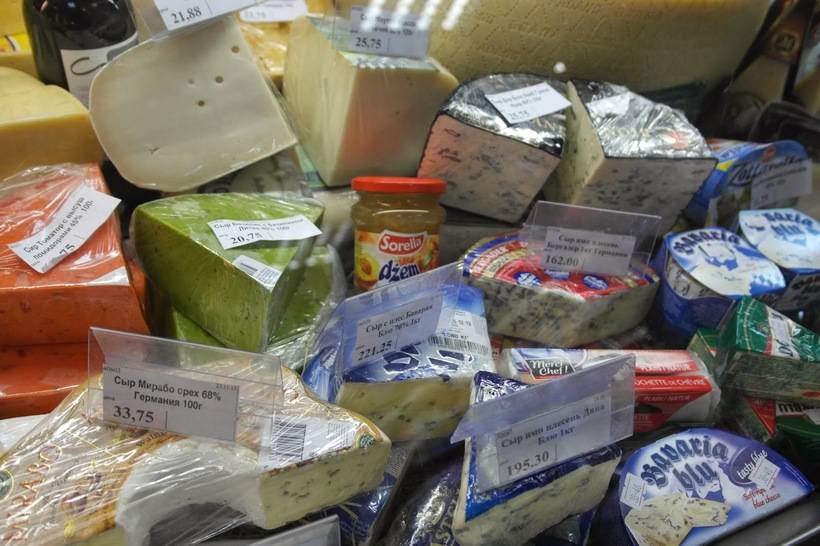 Элитный сыр с голубой и белой плесенью: немного фактов о пользе и вреде продукта