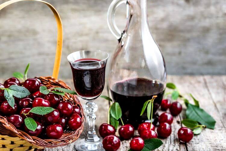 ТОП 9 простых рецептов приготовления в домашних условиях вина из черешни