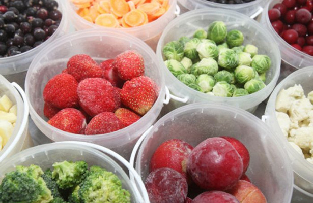 Какие фрукты и ягоды можно замораживать в домашних условиях на зиму