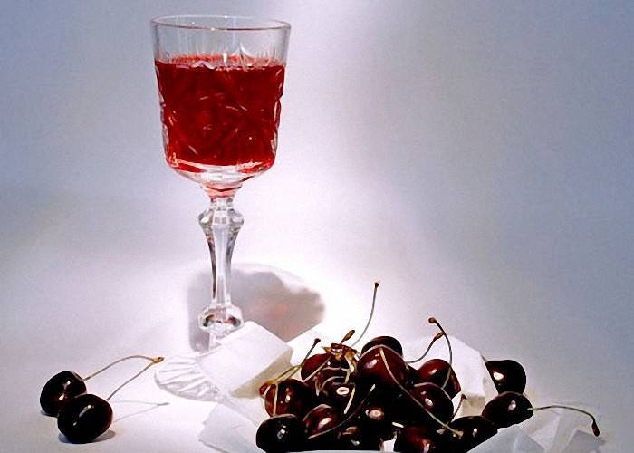 Домашнее вино из вишни с косточками. рецепт напитка и рекомендации по его приготовлению