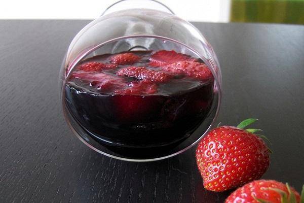 Простой рецепт домашнего ягодного вина: из смородины, крыжовника, малины, ирги, жимолости, терна