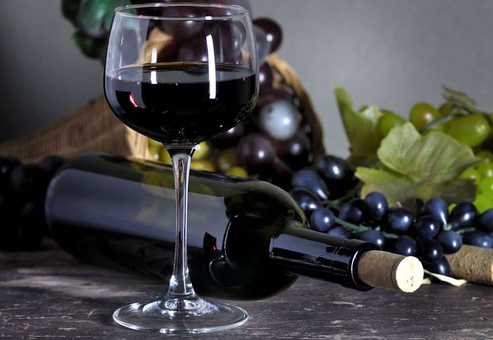 Нужно ли для приготовления вина мыть виноград, правила и особенности