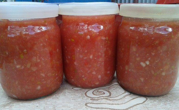 11 лучших рецептов приготовления аджики из помидоров на зиму в домашних условиях
