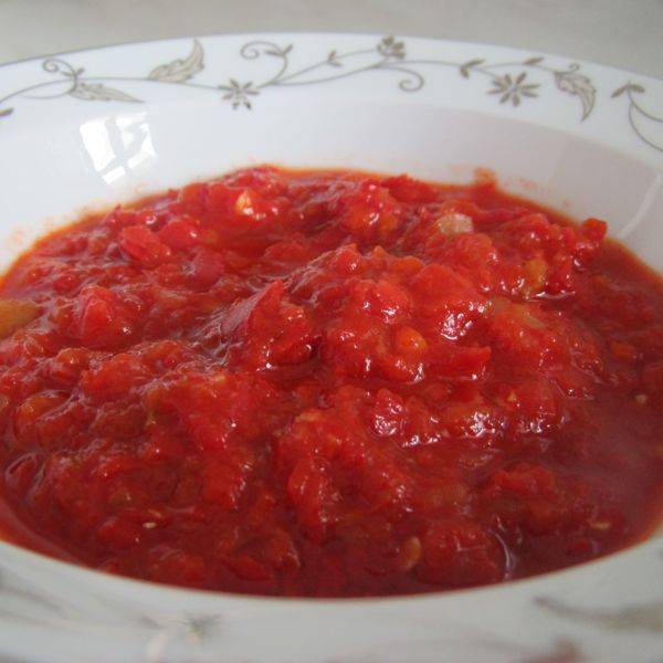 Топ 8 рецептов приготовления аджики из помидор и чеснока без варки на зиму