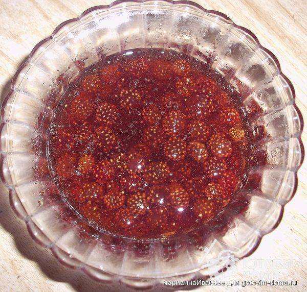 Варенье из клубники с целыми ягодами. 6 рецептов заготовки на зиму густого, прозрачного и вкусного клубничного варения