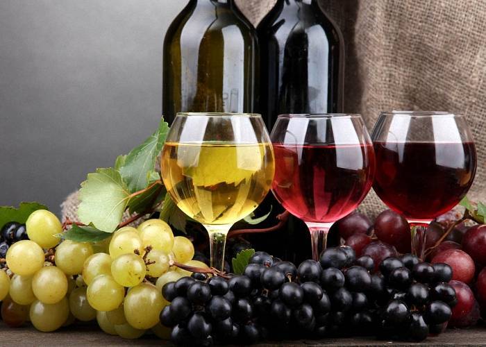 Простой рецепт домашнего ягодного вина: из смородины, крыжовника, малины, ирги, жимолости, терна