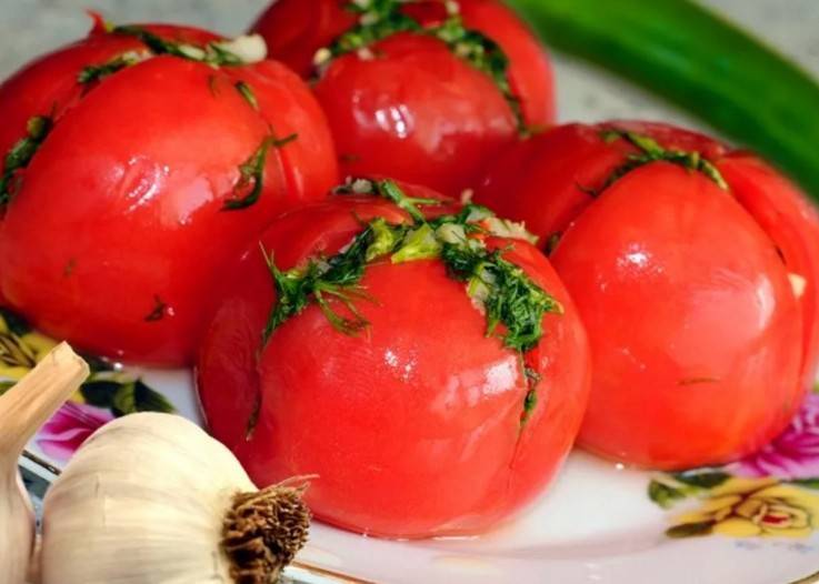 Сладкие помидоры, маринованные с чесноком на зиму - 5 очень вкусных рецептов с фото пошагово