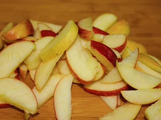 ТОП 3 рецепта прозрачного варенья дольками из коричных яблок
