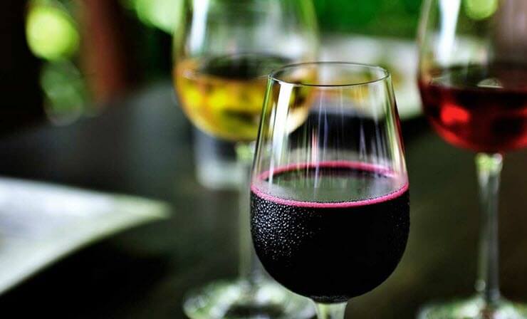 Вино из малины в домашних условиях: простой рецепт. как приготовить домашнее вино из малины со смородиной и вишней?