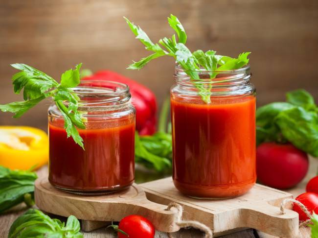 ТОП 10 лучших рецептов томатного сок на зиму в домашних условиях