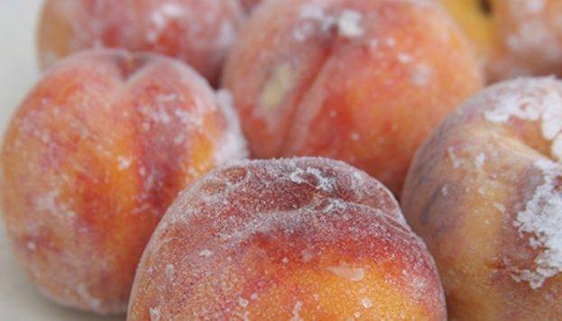 Как правильно заморозить персики на зиму свежими в морозилке в домашних условиях