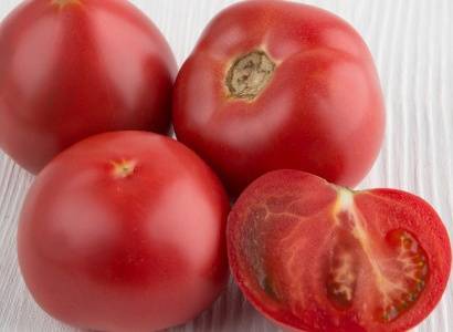 Сорт томат «уральский гигант»: высокая урожайность у каждого на грядке