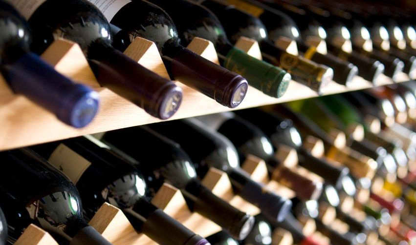 Правила и условия для хранения домашнего вина, выбор тары и температуры