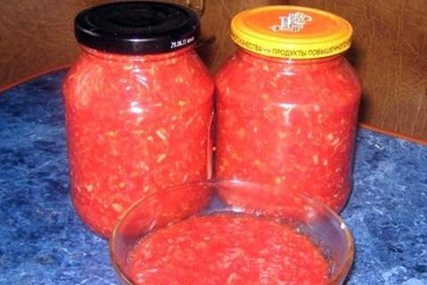 Сырая аджика с хреном и помидорами на зиму
