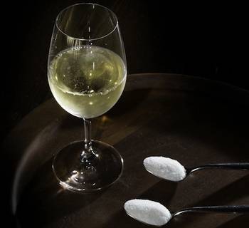 С помощью каких добавок можно улучшить и исправить вкус домашнего вина, проверенные способы