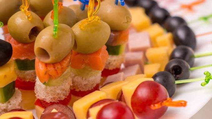 Недорогие бутерброды на праздничный стол: 20+ простых рецептов с фото